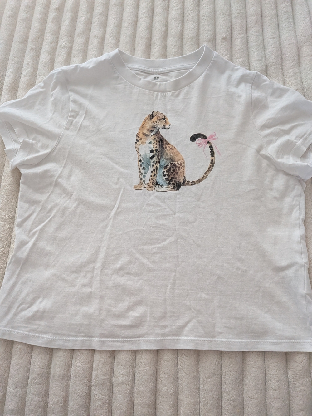 Girls H&M White Tee with Leopard Graphic and Pink Bow